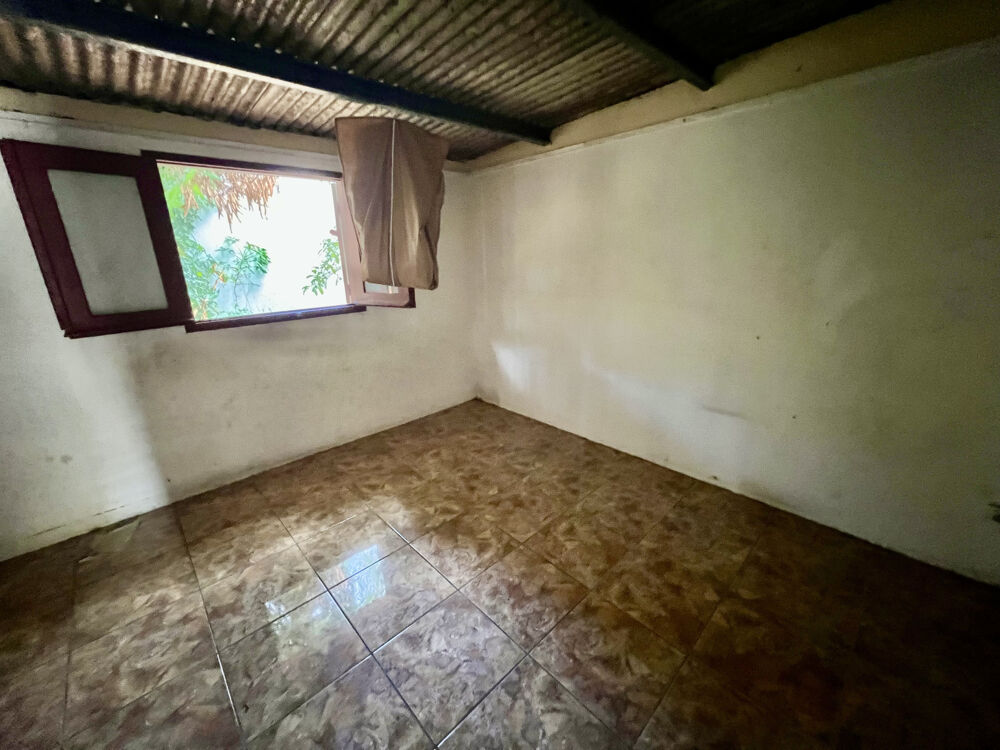 SAINT PIERRE 97480 - MAISON T5 - TRAVAUX - QUARTIER PRISÉ - PROCHE DE TOUTES COMMODITÉS