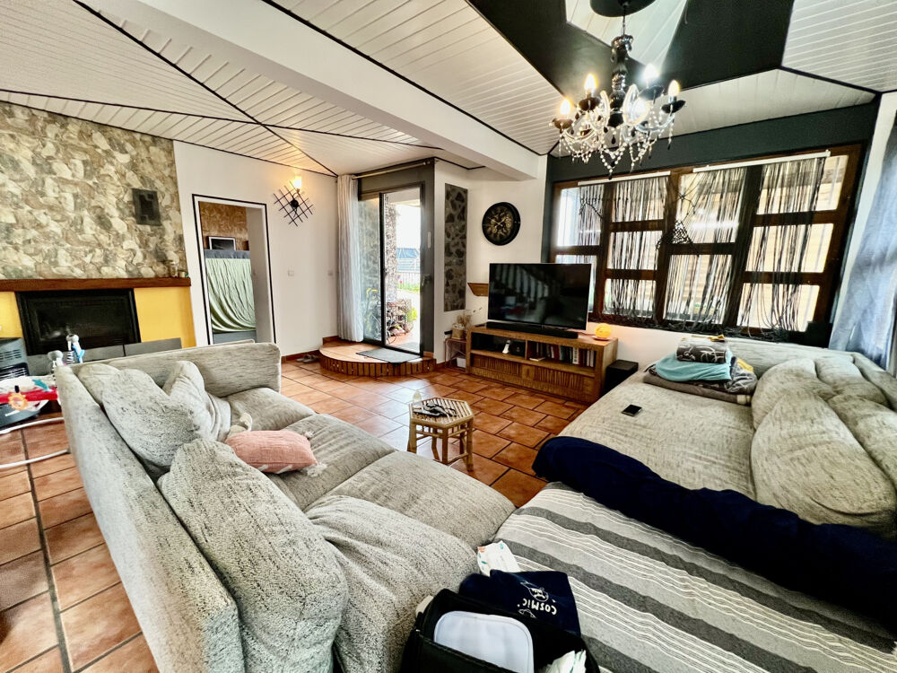 Vente Maison TAMPON 97430 - VILLA À ETAGE - VOLUMES APPRECIABLES - FONCTIONNELLE - QUARTIER CALME ET VERDOYANT Le tampon