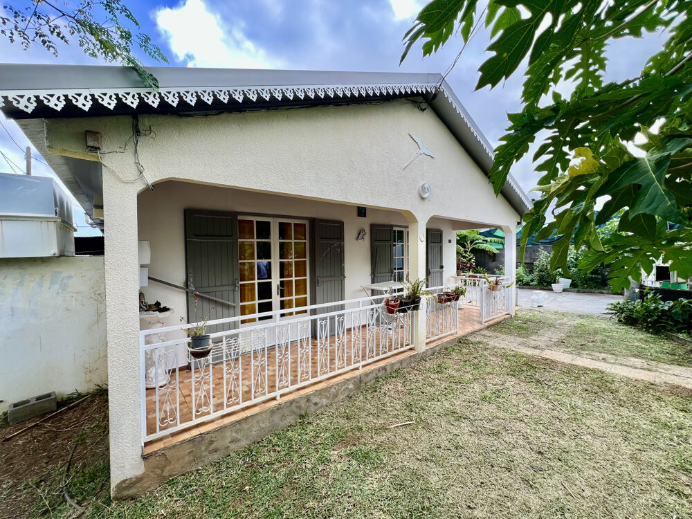 SAINT PIERRE 97410 - BELLE VILLA HABITABLE DE SUITE - EMPLACEMENT DE CHOIX