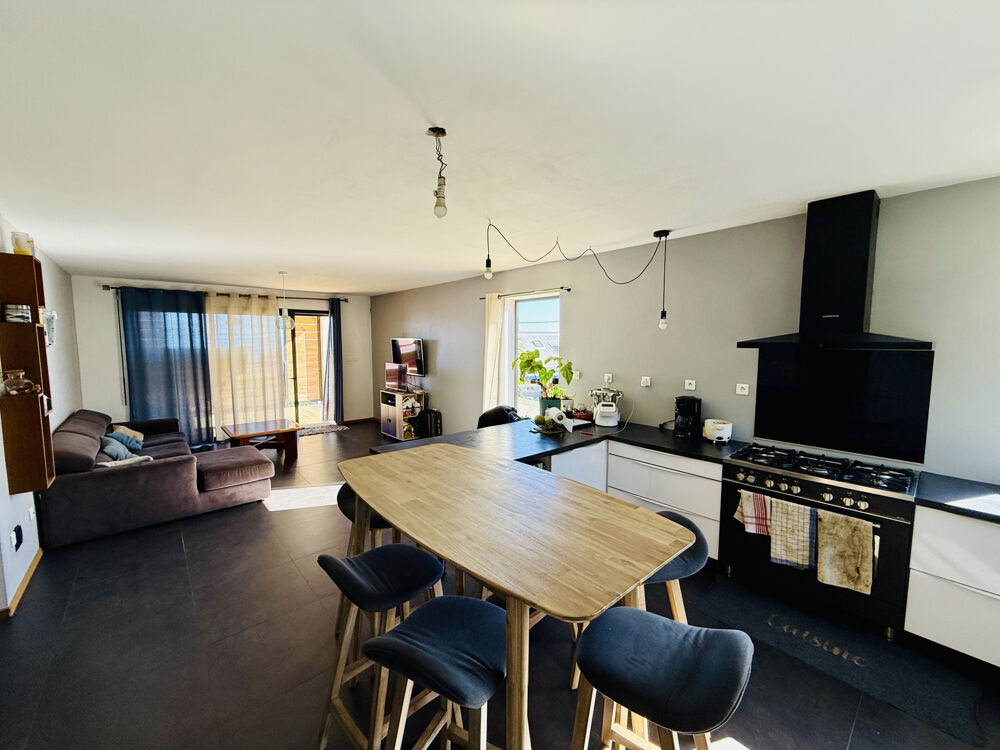 PETITE ILE 97429 - VILLA DE CARACTERE - ENTRETENUE ET AGREABLE - À DEUX MINUTES DU CENTRE