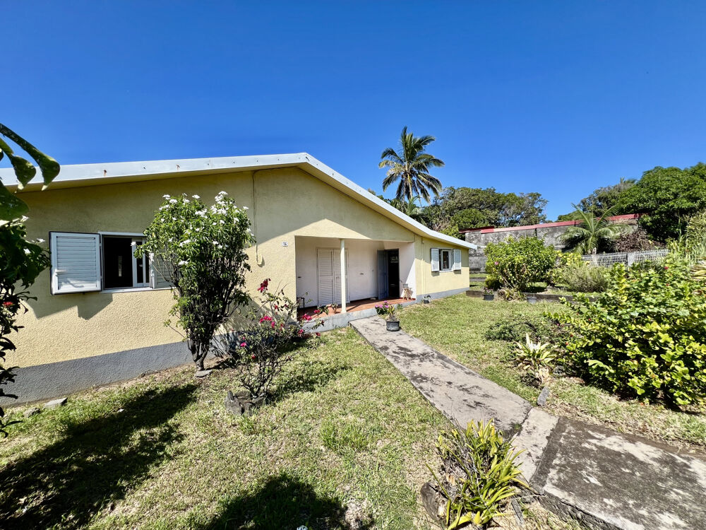 SAINT JOSEPH 97480 - VILLA F3 - BEAUX VOLUMES - VASTE PARCELLE - BONNE SITUATION GÉOGRAPHIQUE