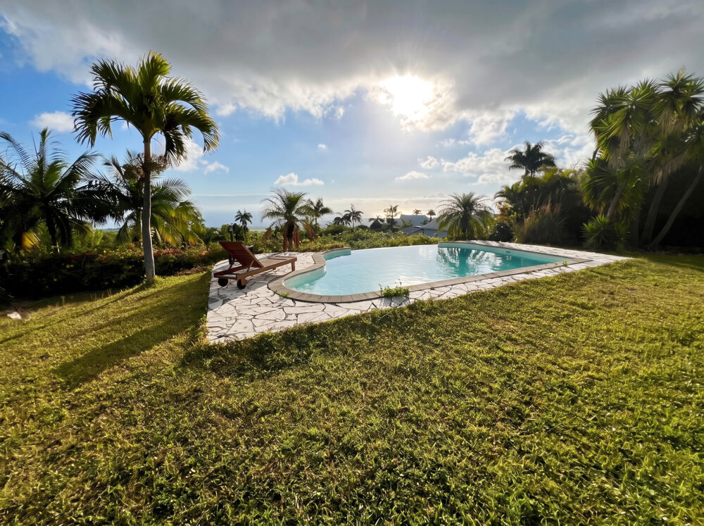 Vente Maison TAMPON 97430 - VILLA F6 AVEC PISCINE - FONCTIONNELLE - VARANGUE - VUE DEGAGEE LITTORAL Le tampon