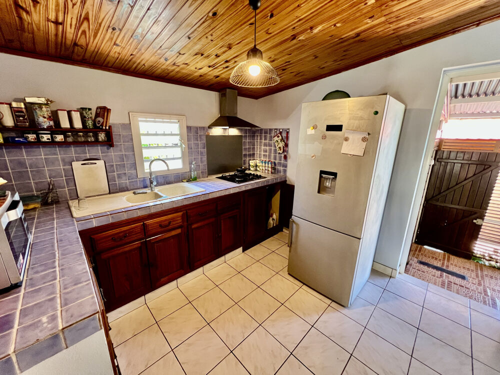 SAINT JOSEPH 97480 - VILLA F4 EN PARFAIT ETAT - VASTE TERRAIN - QUARTIER CALME