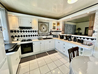  Maison � vendre 5 pi�ces 216 m�