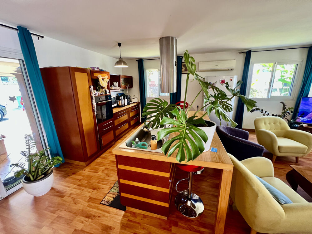 SAINT PIERRE 97410 - VILLA T3 + STUDIO - BEAUX VOLUMES - QUARTIER PRISÉ - PROCHE DES COMMODITÉS