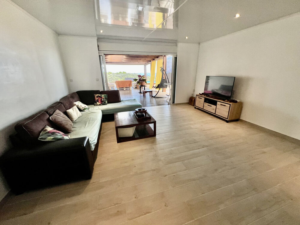 Vente Maison SAINT PIERRE 97410 - VILLA F4 ENTRETENUE ET LUMINEUSE -VUE DÉGAGÉE - VASTE GARAGE - SECTEUR PAISIBLE St pierre