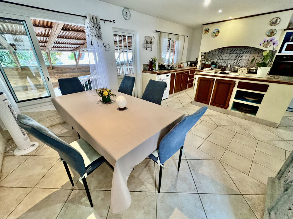 SAINT JOSEPH 97480 - VILLA F4 PARFAITEMENT ENTRETENUE - TERRAIN PLAT ET PISCINABLE - EMPLACEMENT DE CHOIX