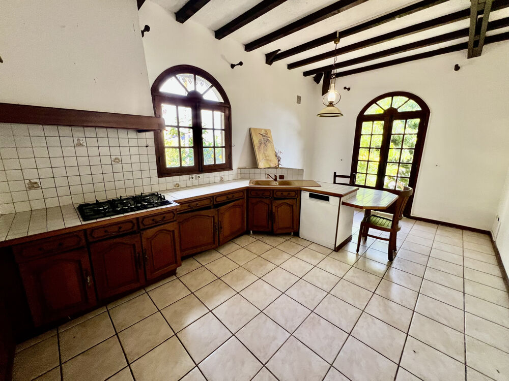 TAMPON 97430 - VILLA D'EXCEPTION - CADRE DE VIE AGRÉABLE - BEAUX VOLUMES - CONFORT ET CALME - QUARTIER RECHERC