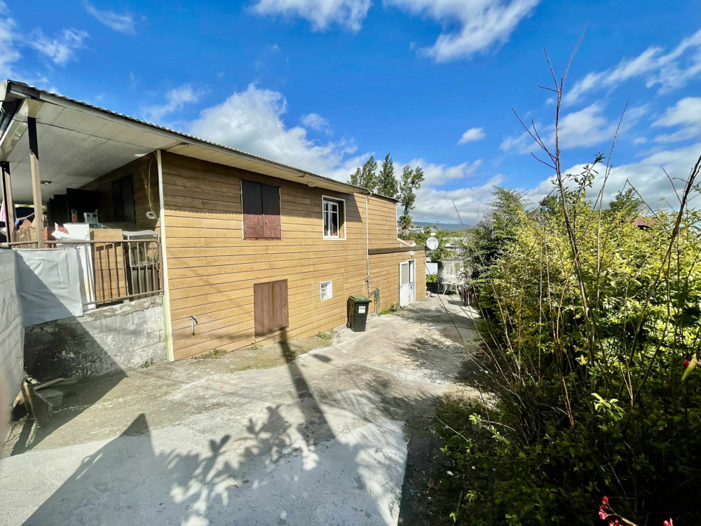 Vente Maison TAMPON 97430 - MAISON AVEC 2 LOGEMENTS INDÉPENDANTS - BON RENDEMENT LOCATIF - FACILE D'ACCÈS Le tampon
