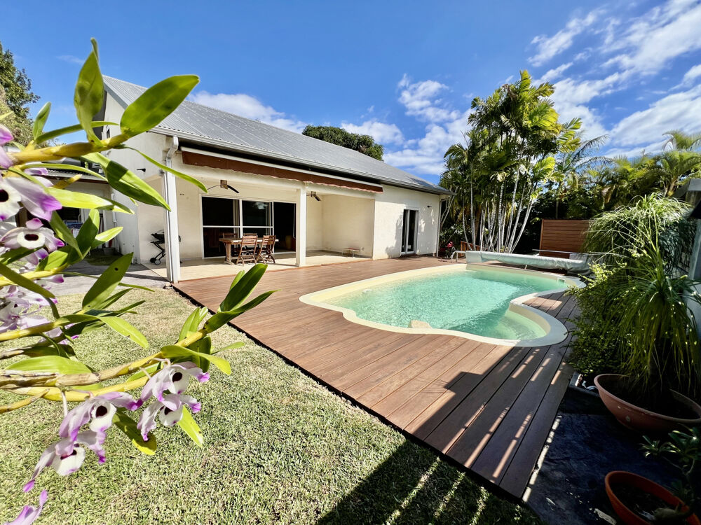 SAINT PIERRE 97410 - VILLA F6 FONCTIONNELLE - BEAUX VOLUMES - PISCINE - SECTEUR RESIDENTIEL - FACILE D'ACCES