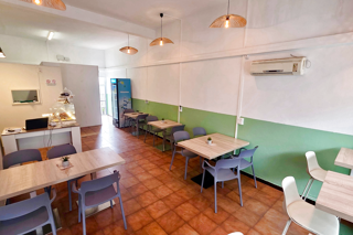 Vente Autre SAINT JOSEPH 97480 - LOCAL COMMERCIAL SITUE EN PLEIN CENTRE VILLE - BONNE RENTABILITÉ LOCATIVE St joseph