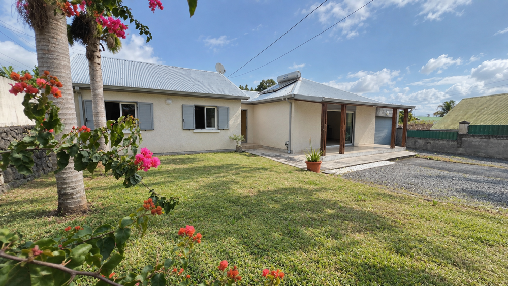 Vente Maison TAMPON 97430 - VILLA F4 - BEAUX ESPACES - TERRAIN VERDOYANT - SECTEUR CALME Le tampon