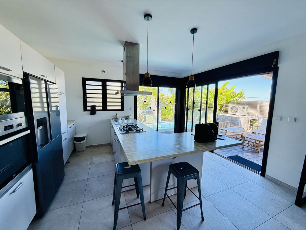 Vente Maison SAINT PIERRE 97410 - VILLA MODERNE - PISCINE AU SEL - PROCHE 4 VOIES ET COMMODITÉS - BEAUX VOLUMES St pierre