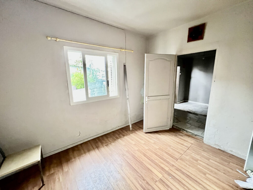 Vente Maison TAMPON 97430 - MAISON DE PLAIN PIED - À RAFRAÎCHIR - EMPLACEMENT DE CHOIX Le tampon