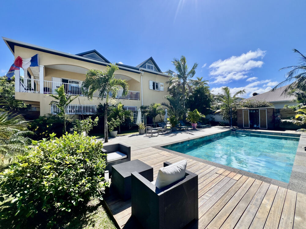 SAINT JOSEPH 97480 - VILLA F5 CONTEMPORAINE AVEC STUDIO INDEPENDANT - PISCINE - VARANGUE - GARAGE - VUE MER