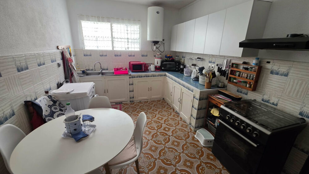 SAINT JOSEPH 97480 - ENSEMBLE IMMOBILIER - PARKING - RENTABILITÉ IMMÉDIATE - FACILE D'ACCÈS