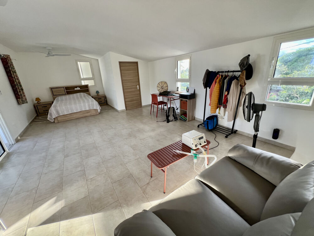 Vente Maison RAVINE DES CABRIS 97432 - VILLA MODERNE ET RECENTE - BIEN SITUEE - TERRAIN PLAT ET CLOS St pierre