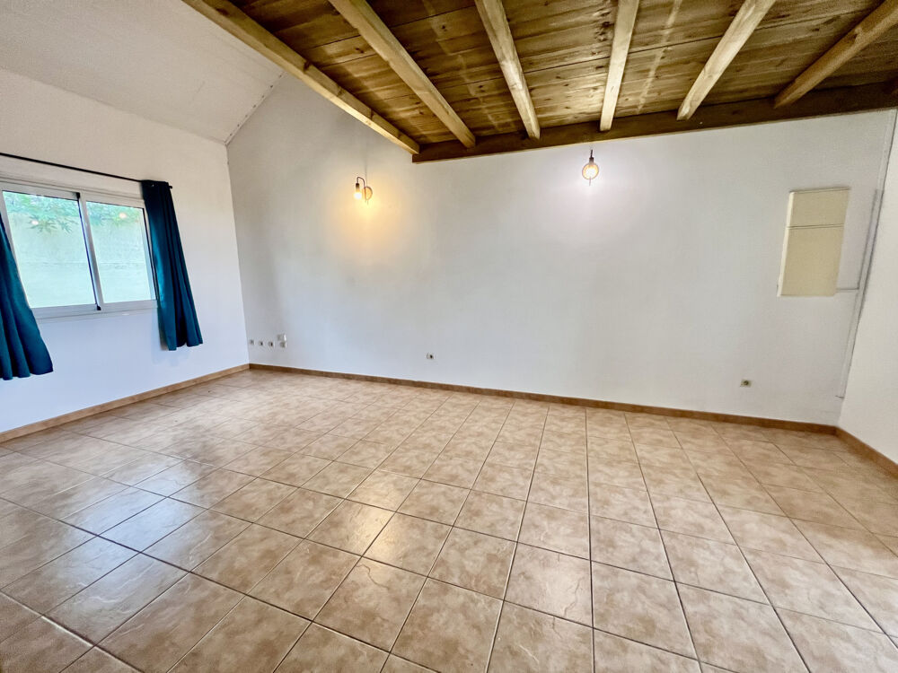 Vente Maison TAMPON 97430 - VILLA F3/4 + MEZZANINE - CELLIER - GARAGE - PROCHE COMMERCES ET CLINIQUE Le tampon