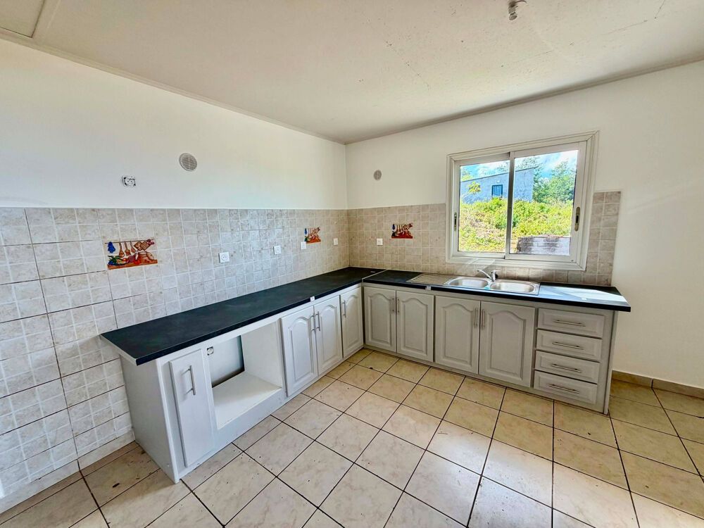 Vente Maison SAINT JOSEPH 97480 - VILLA T5 - VOLUMES AGRÉABLES - BELLE VUE - QUARTIER CALME St joseph