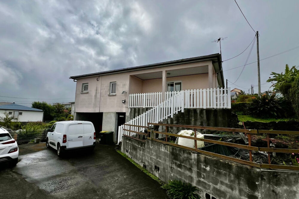 Vente Maison SAINT PIERRE 97410 - MAISON T5 - BELLE SURFACES - GRAND GARAGE - PROCHE DES COMMODITÉS Le tampon