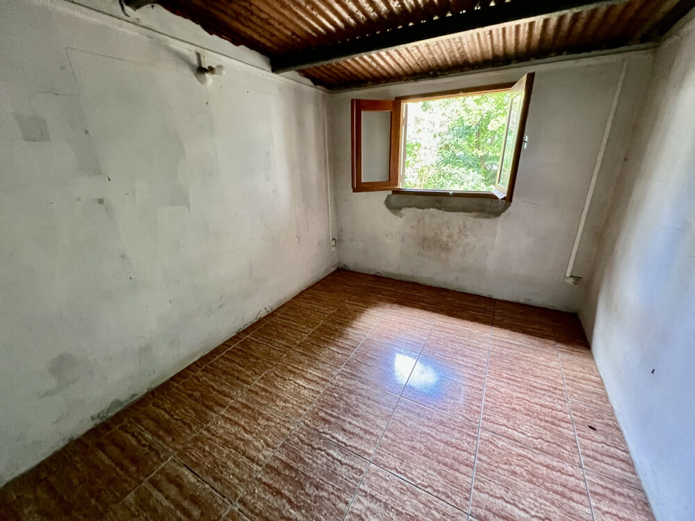 SAINT PIERRE 97480 - MAISON T5 - TRAVAUX - QUARTIER PRISÉ - PROCHE DE TOUTES COMMODITÉS
