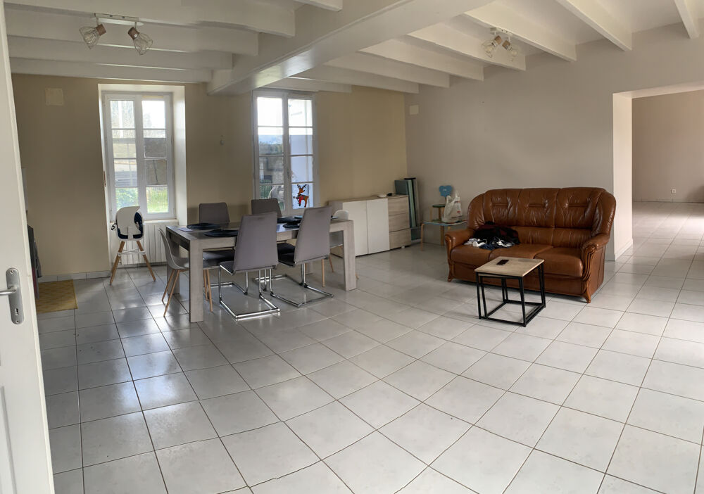 Maison 5 pièces 136 m² · à Ballans · 136 m² · 155 000 €