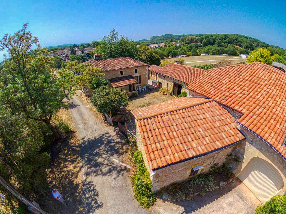 CORPS DE FERME DE CARACTERE MAISON DE MAITRE, LOGEMENT INDEPENDANT ET 300 M2 DE DEPENDANCES. 46700 SOTURAC