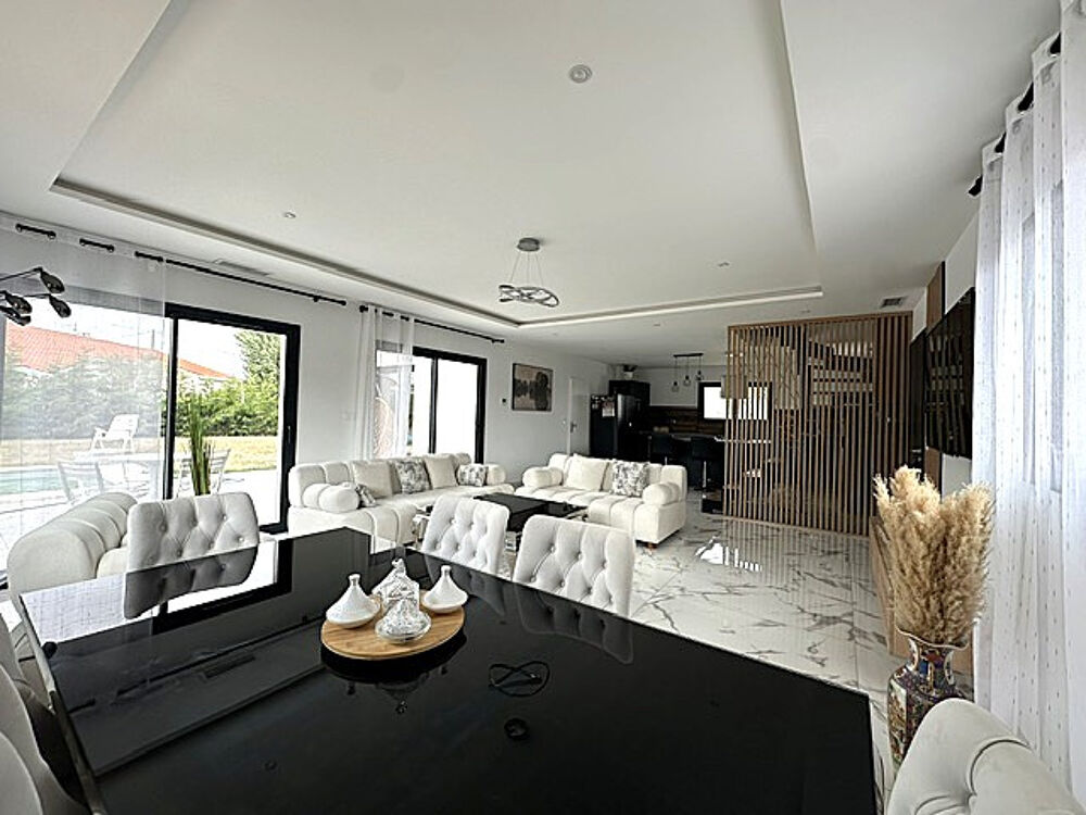 Vente Maison ST HILAIRE à 5 mn de Muret Maison Contemporaine en T5 Récente de 144 m2 avec Garage et Piscine sur Terrain de St hilaire