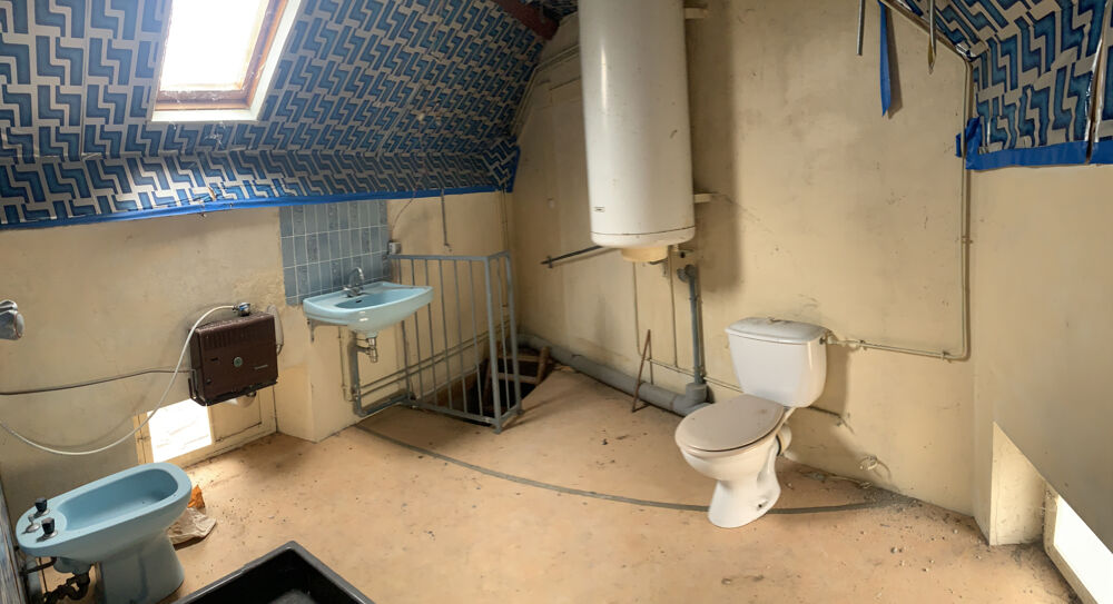 Vente Maison MATHA 17160 - Maison 2 pièces    de 33  m2  avec cave . et patio de 30 m2. Matha