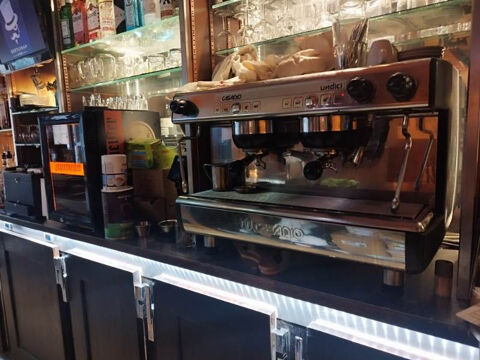   BEAU BAR PUB BRANCHE LICENCE IV de 50 places Paris 6ème Bel emplacement 