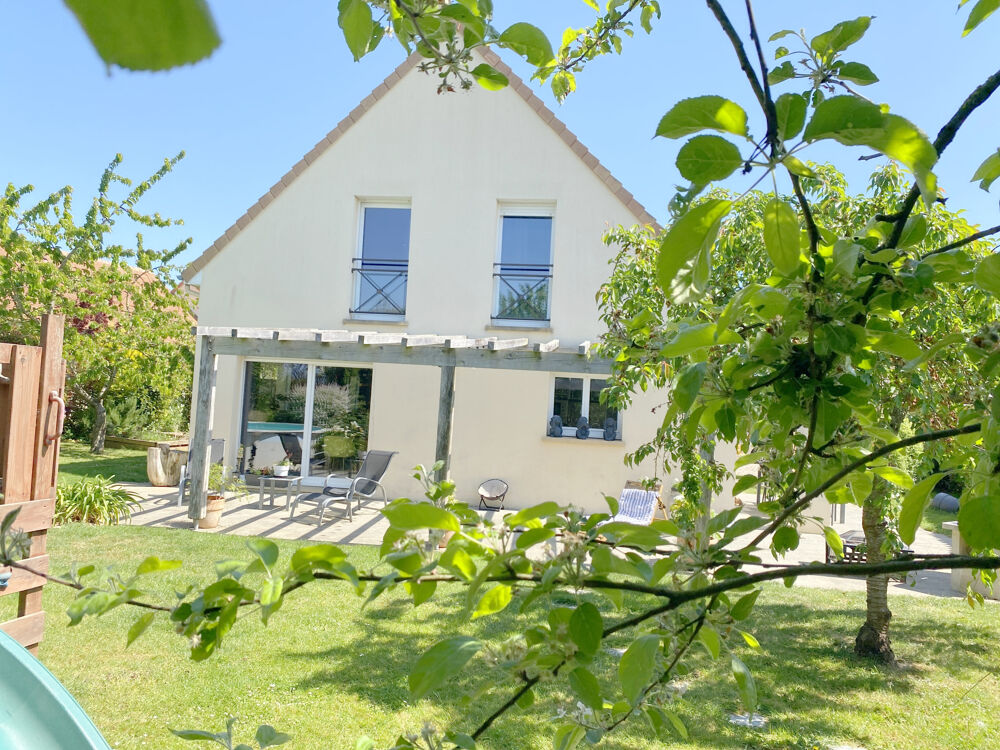 Vente Maison EXCLUSIVITE !!! Maison de standing 2009   219 m2 habitables sur terrain de 945 M2   Située en NORMANDIE. Caen