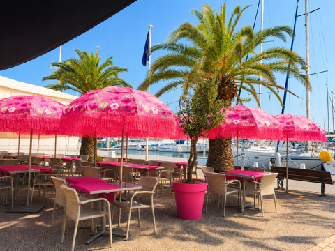 Restaurant cl&eacute; en main-Emplacement de Qualit&eacute; 214500 30240 Le grau du roi