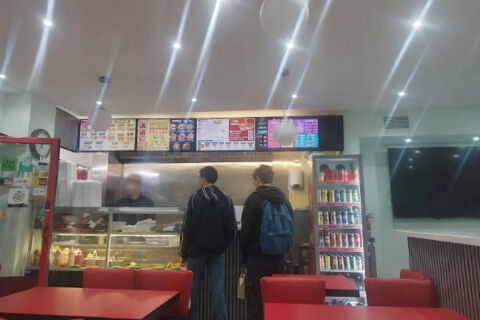 RESTAURANT RAPIDE KEBAB TOUT EQUIPE AVEC EXTRACTION ET GAZ AVEC TERRASSE   PARIS 17e   130 m2   AUCUN TRAVAUX 162000 75017 Paris