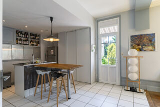  Immeuble à vendre 15 + pièces 474 m² Montbron