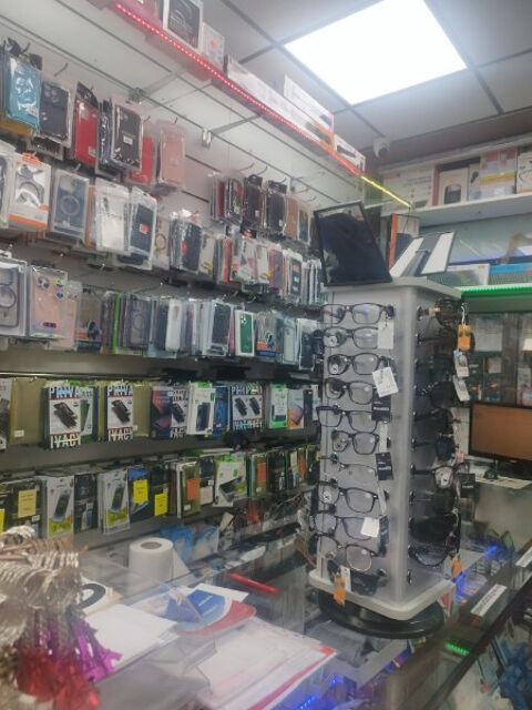 Paris 10&egrave;me   Boutique &eacute;quip&eacute;e pr&ecirc;te &agrave; exploiter   Secteur Jaur&egrave;s / Stalingrad 67800 75010 Paris
