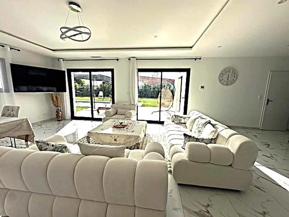 Vente Maison ST HILAIRE à 5 mn de Muret Maison Contemporaine en T5 Récente de 144 m2 avec Garage et Piscine sur Terrain de St hilaire