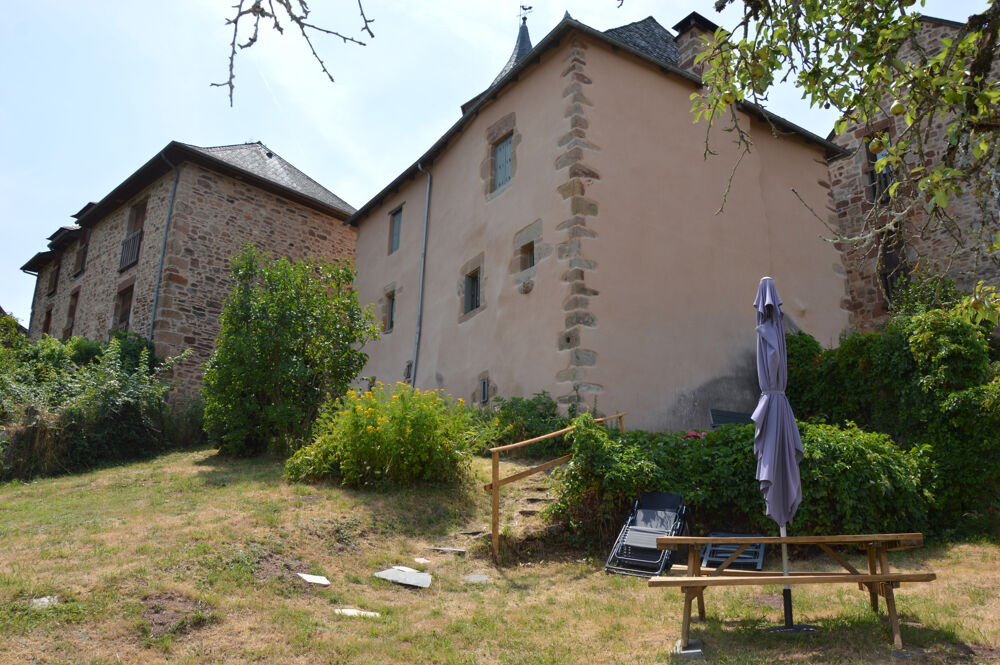 Vente Maison À LASSOUTS, MAISON DE CARACTÈRE ENTIÈREMENT RÉNOVÉE AVEC VUE PANORAMIQUE SUR L'AUBRAC Lassouts