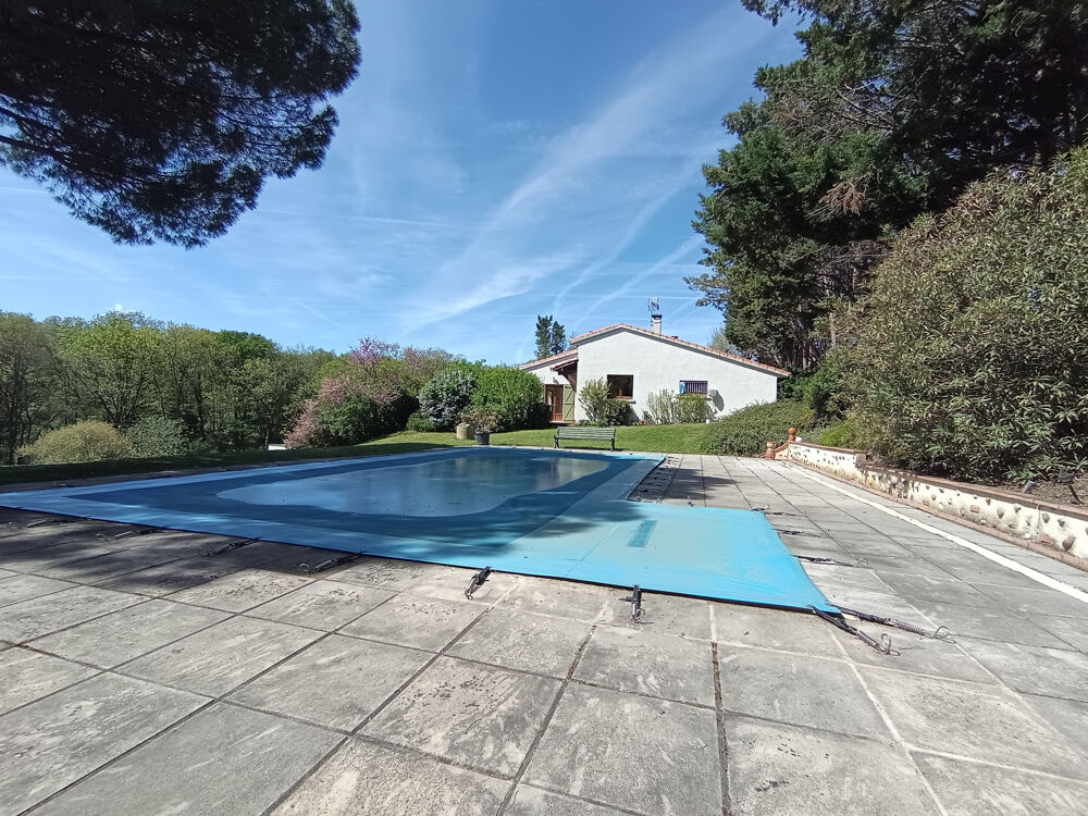 A 5 minutes de Merville - environnement exceptionnel - Maison 128 m2 - piscine - garage et hangar