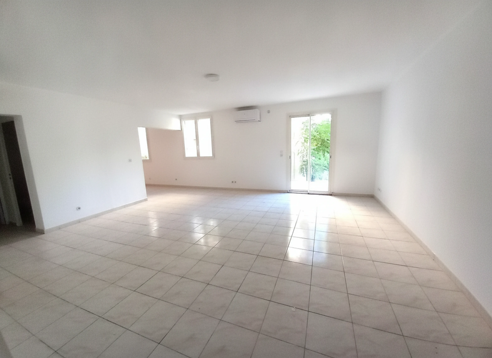 Appartement T4 de 90 m2 avec terrasse Centre-ville Résidence sécurisée