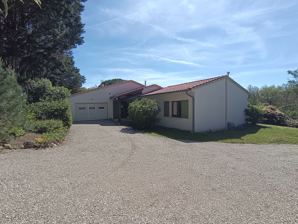 A 5 minutes de Merville - environnement exceptionnel - Maison 128 m2 - piscine - garage et hangar