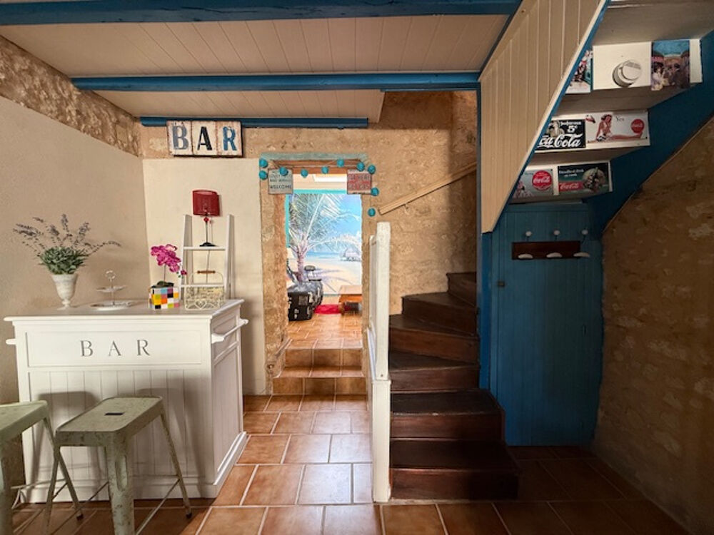Charmante maison en pierres en centre bourg, 3 pièces, 1 chambre, terrasse