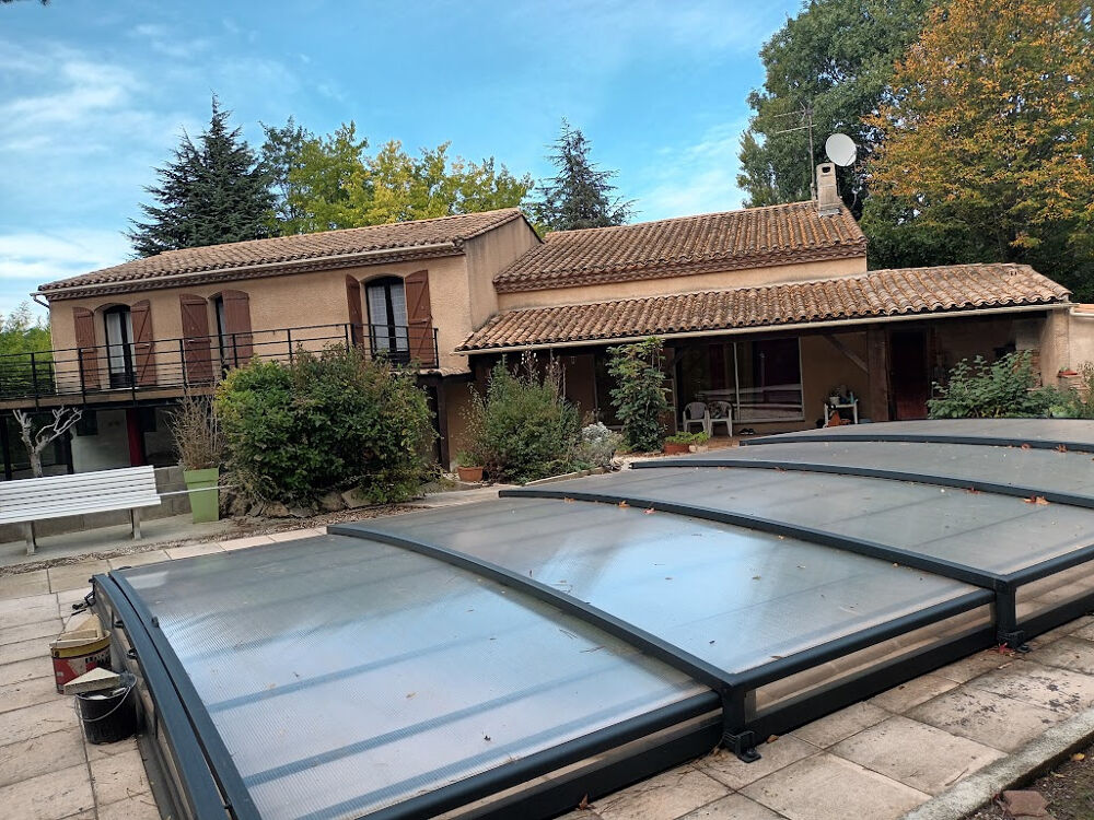VILLA 6 CHAMBRES GARAGE JARDIN PISCINE TERRASSE
