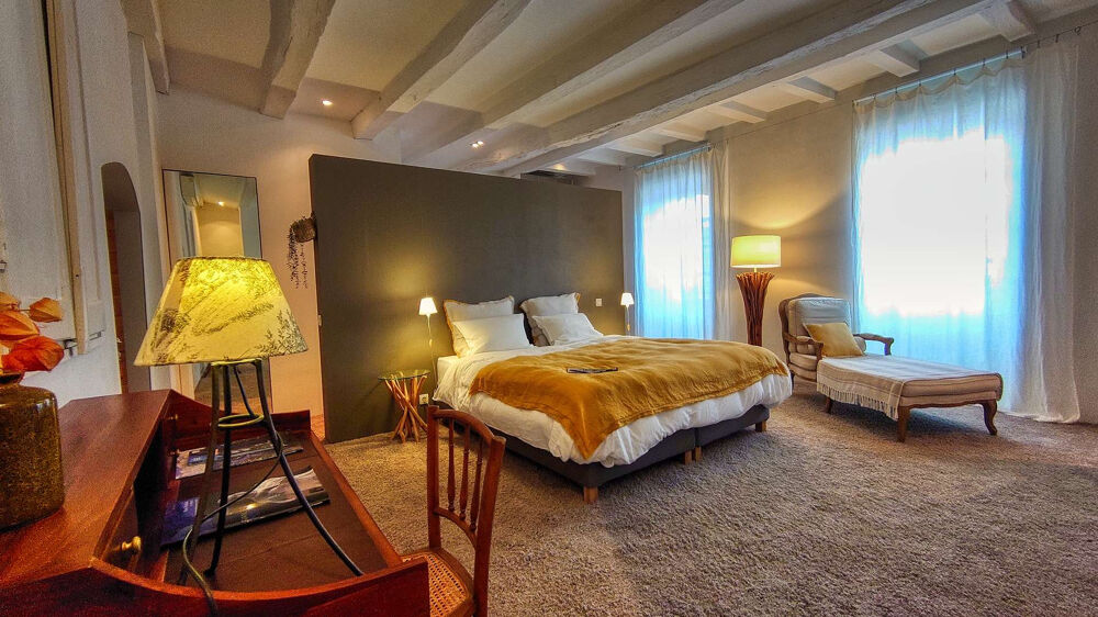 Maison 8 pièces 280 m² · à Montcuq en Quercy Blanc · 280 m² · 887 000 €