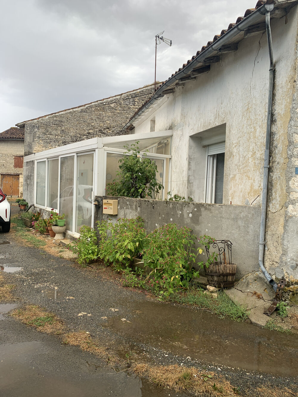 Vente Maison CRESSE  17160  -  Maison  2 pièces de 70 m2 édifiée sur  290 m2 de avec dépendances  garage de 70 m2 et grange Cresse
