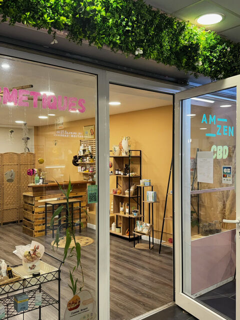 LOUE LOCAL 27 m2  DANS CENTRE COMMERCIAL 850 13009 Marseille