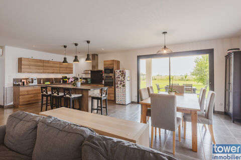   Maison familiale 4 chambres avec une belle vue campagne sur Poucharramet (31370) Maison - 6 pice(s) - 145 m
