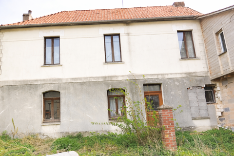   Maison de village � r�nover avec terrain et fort potentiel Maison - 5 pi�ce(s) - 107 m�
