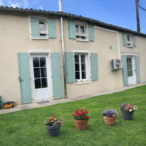   BALLANS  17160 -  Maison 5 pi�ces de 136.50 m2  �difi�e sur 334 m2 de terrain. Maison - 5 pi�ce(s) - 136 m�
