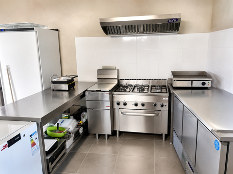&Agrave; vendre   Commerce multi-activit&eacute;s en village de montagne 80000 30120 Le vigan