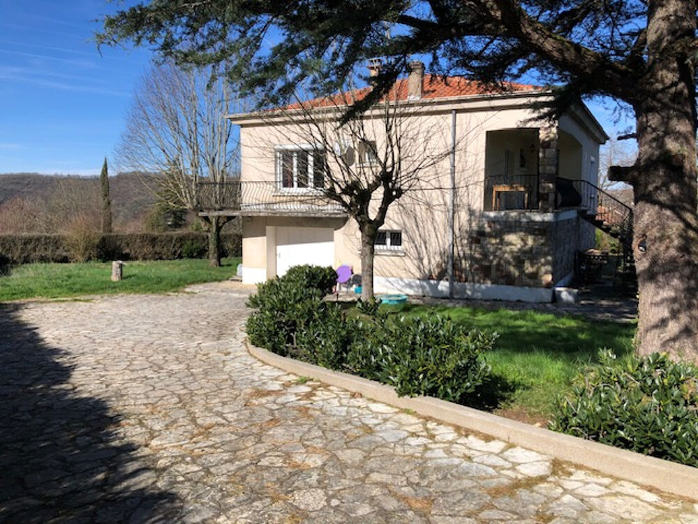 Vente Maison Grande maison familiale de 130 m2 avec terrain de 1400 m2 à 2 min du centre de Villefranche de Rouergue Villefranche de rouergue